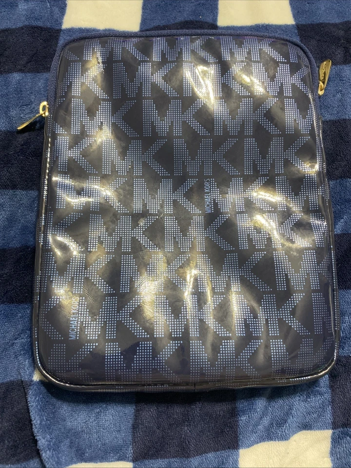 MK IPAD 2 Case (Used) - Image 3 of 4