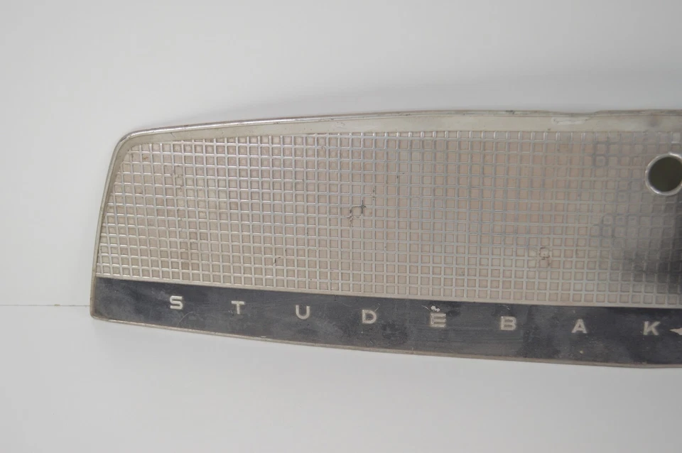 Studebaker Hawk Gran Turismo GT 1963 maletero trasero superpuesto panel de moldura aluminio Foto 2 de 4