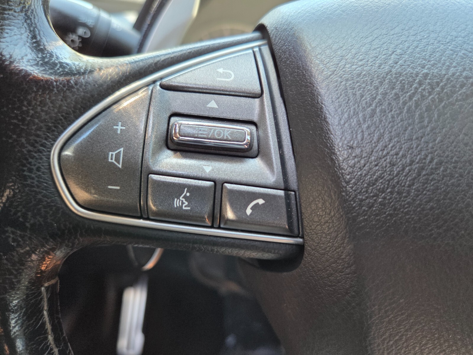 Infiniti Q50 - Image 22