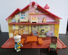 Bluey Family House Pack and Go Playset with BBQ Accessories