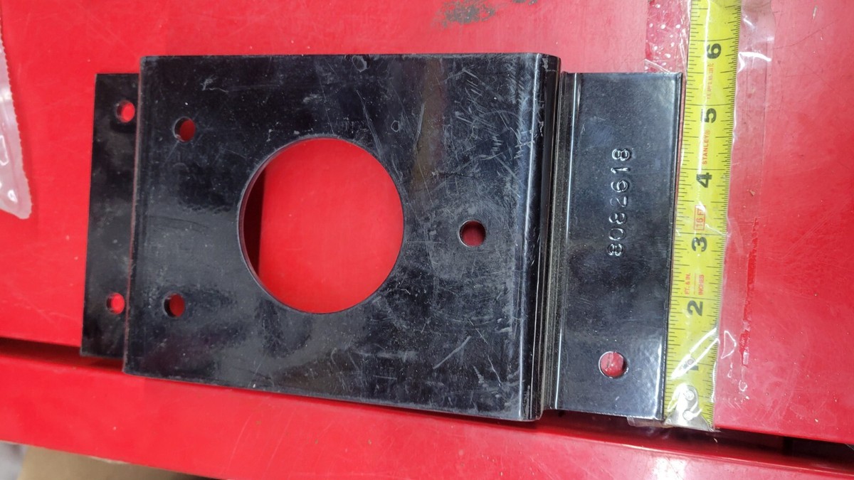 8082618 GENUINE VOLVO OEM BRACKET NOS | eBay 