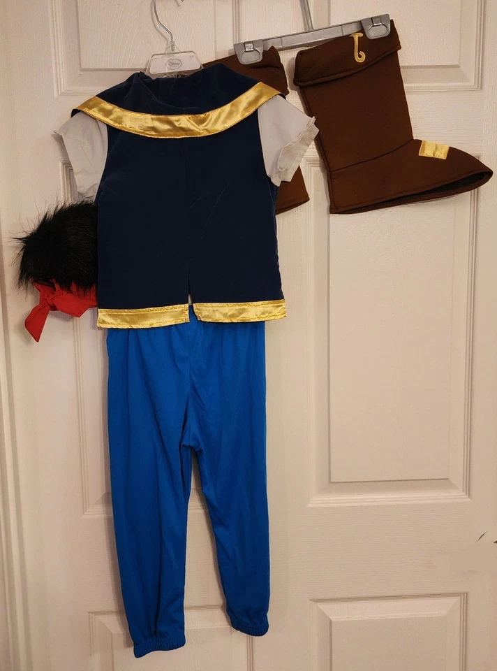 Disney Store Jake y los Piratas del País de Nunca Jamás Disfraz Talla 4T Traje de Halloween Foto 3 de 4