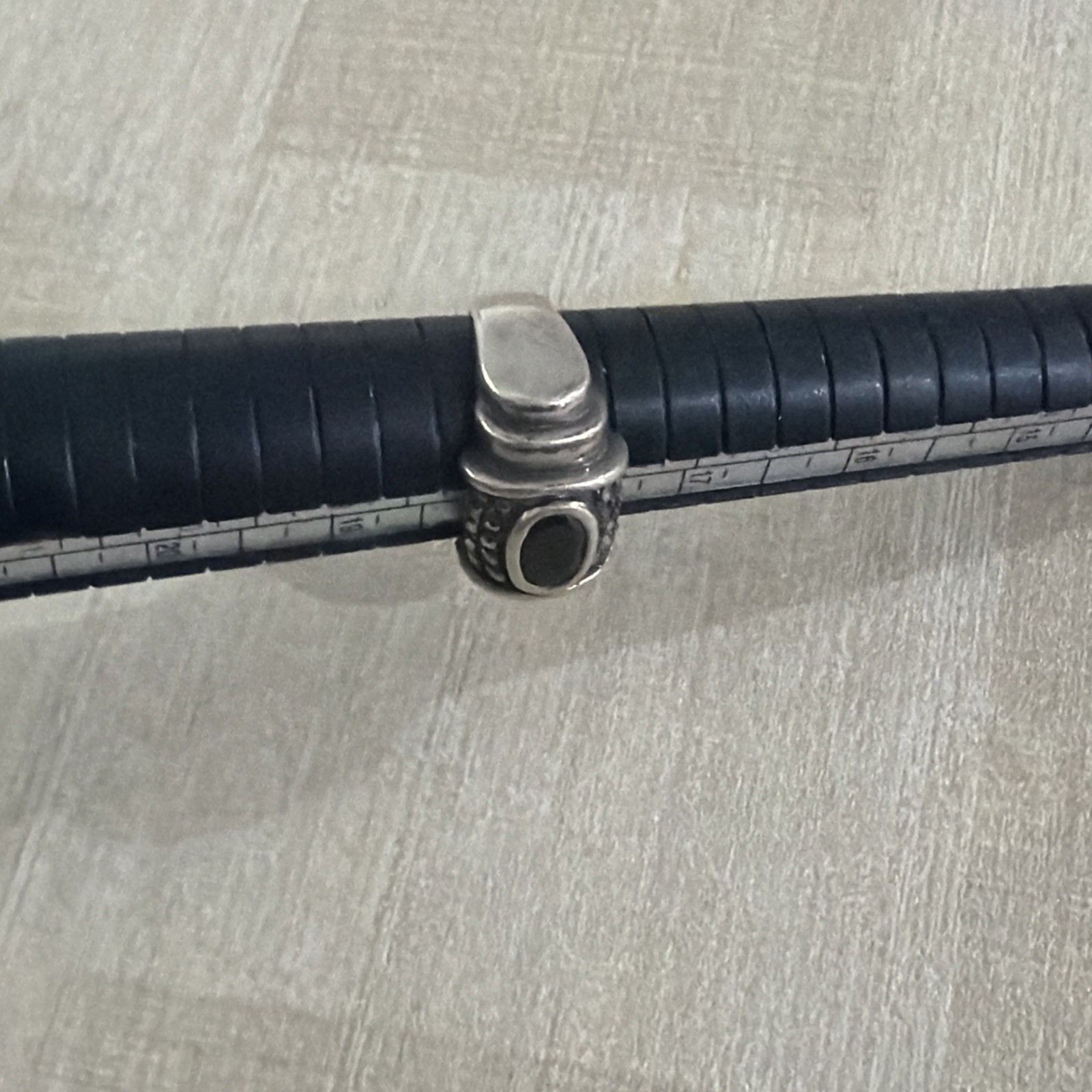 Vintage Solid Sterling Silver Black Ring Size 8 - image 3