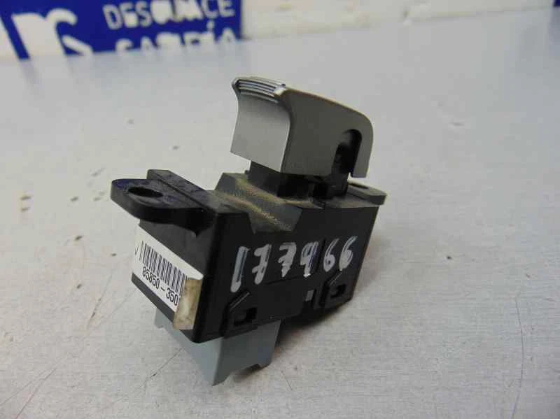 85850-35000 Mando Elevalunas Trasero Izquierdo para SSANGYONG TIVOLI 2017 177966 - Imagen 2 de 4