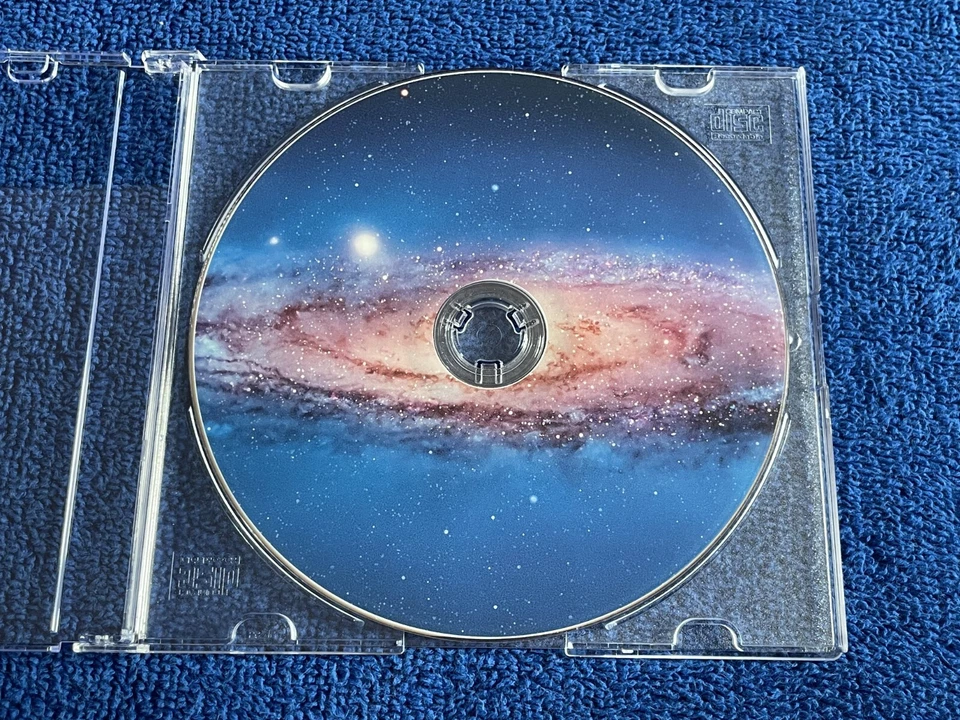 Mac OS X 10.7 Lion ( original image burned on inkjet printable disc ) - Image 2 of 2