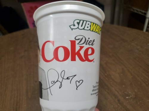 TAYLOR SWIFT 1989 SUBWAY COLLECTIBLE CUP NEW MERCH GOODS PRINTED SIGNATURE POP - Picture 2 of 10