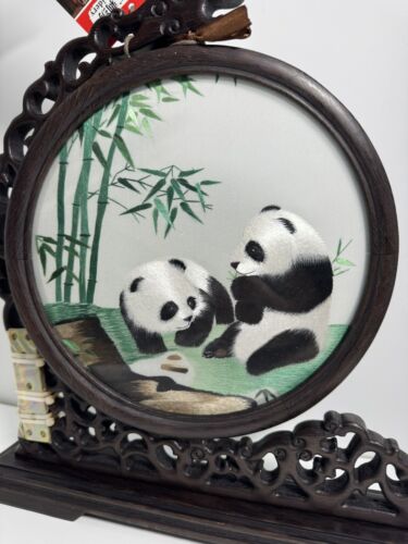 Chinese Panda, Suzhou Double Sided Silk Embroidery Screen, Wooden Base - Picture 3 of 7