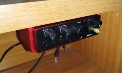 Focusrite Scarlett Solo 4. Gen Unter Tischhalterung - Platzsparendes Audiointerface