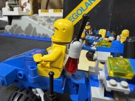 LEGO Space: Mobile Command Trailer (1558) Vintage Space Legoland RARE 