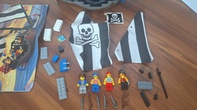 VINTAGE LEGO 6268 PIRATES SHIP RENEGADE RUNNER