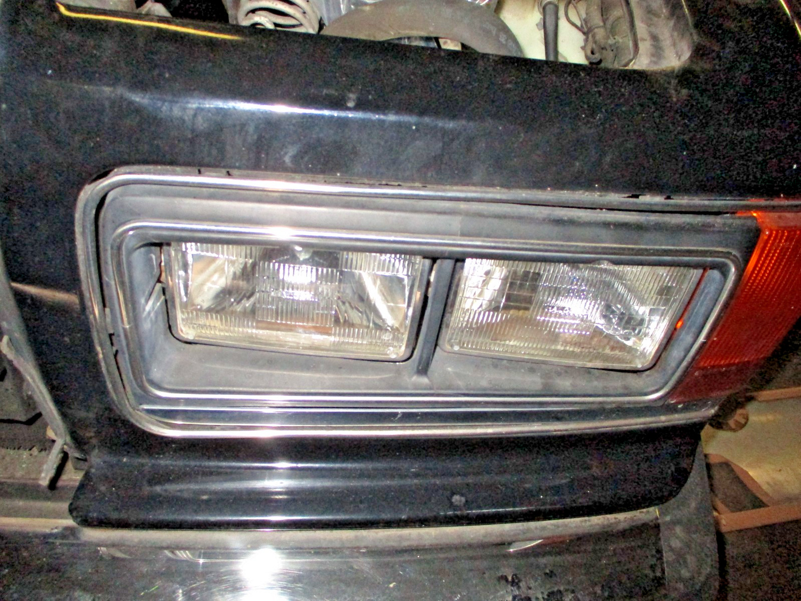 Rolls Royce Drivers Head Lamp Head Light with Bezel 1981-1992