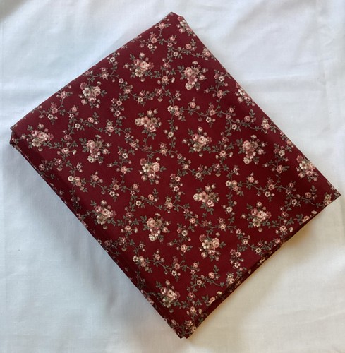 De colección 44 w x 70” L - Marcus Bros. Tela - Borgoña Rosa Verde - Floral Calicó - Imagen 9 de 9