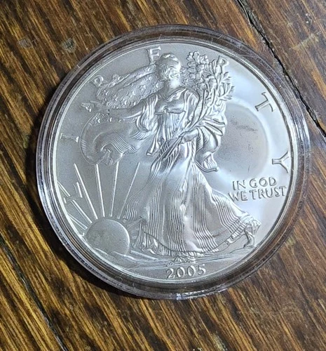 2005 1oz American Silver Eagle (Brilliant Uncirculated)