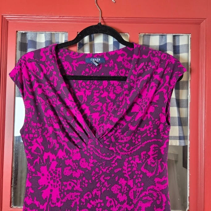 Vestido para mujer Chaps magenta negro estampado floral sin mangas cuello en V talla S Foto 2 de 4