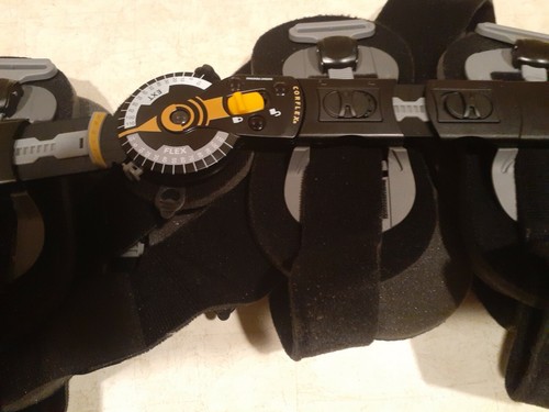 Corflex Contender Post-Op Hinged Knee Brace Adjustable Length / Universal Size - Picture 3 of 6