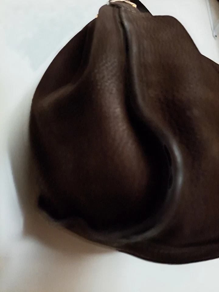 古驰流浪汉柔软棕色麂皮绒马镫翻盖闭合手提包 — 第 3/4 张图片