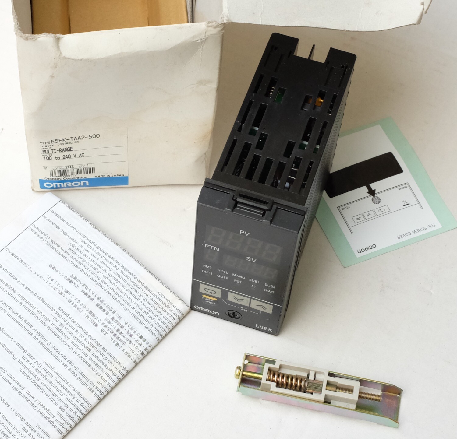 Régulateur numérique Omron E5EK-TAA2-500 Multi-range 100-240 VAC pour process industriels