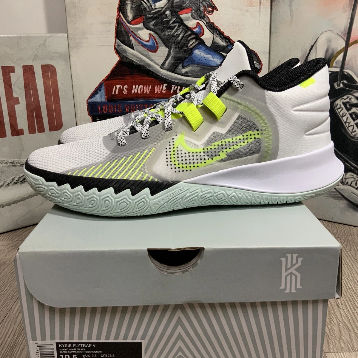 Men's kyrie shop flytrap white