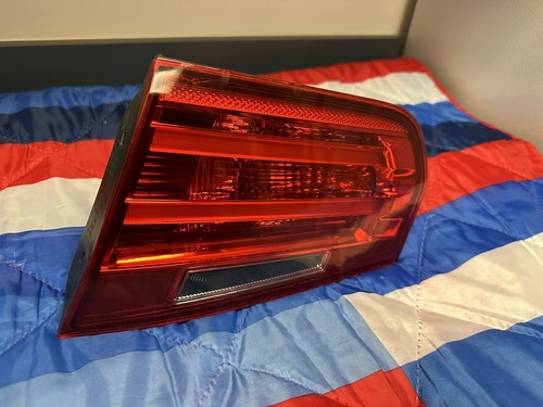 12-15 BMW 3 SERIES F30 F31 RIGHT SIDE INNER TRUNK LID MOUNTED TAILLIGHT OEM - Picture 3 of 8