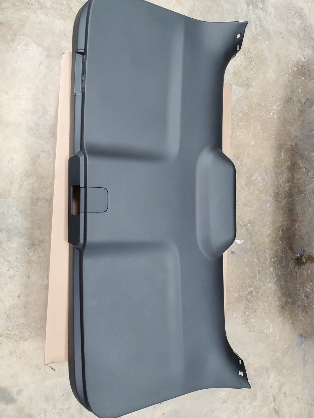 Nice!!  2020-2024 New!!  FORD Explorer LIFTGATE LOWER TRIM With Power Buttons.