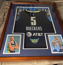 🔥Bueckers Dallas Wings #5 Signed Basketball Jersey Framed BAS Witnessed COA