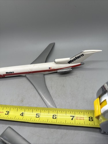 Western Airlines Boeing 727-200 Model Desktop Plane 1/200 - Picture 2 of 8