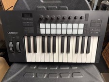 Novation Launchkey 25 MK4 MIDI Keyboard DAW C...