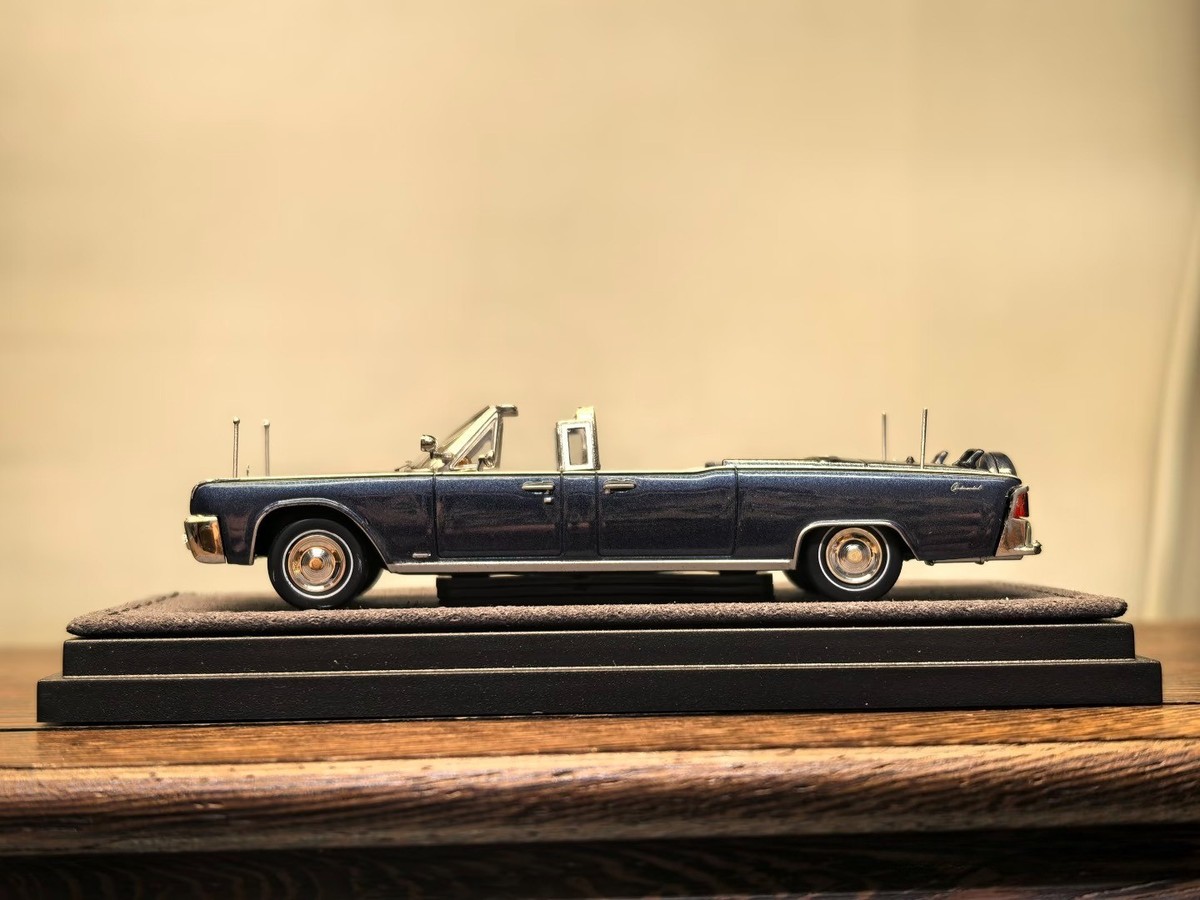 GOC 1/64 Lincoln Continental X100 HEC Beijing Exclusive Kennedy
