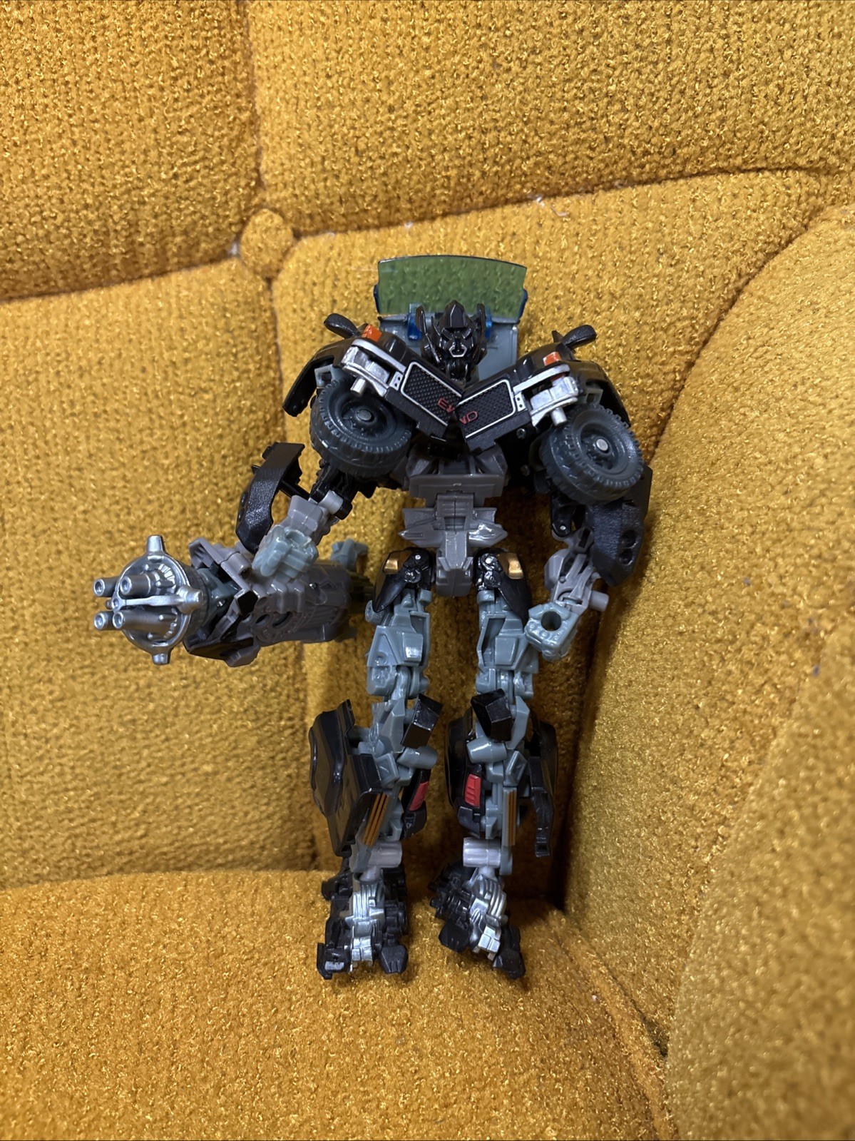 HASBRO TRANSFORMERS DOTM MOVIE 2011 VOYAGER AUTOBOT IRONHIDE
