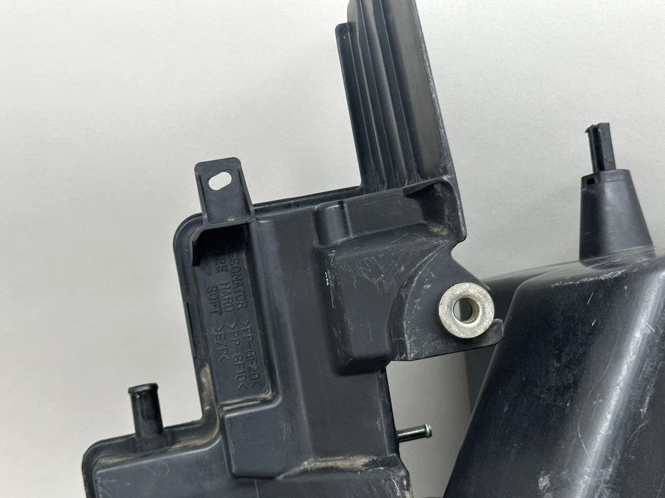 RESONADOR DE ADMISIÓN FILTRO DE AIRE LEXUS LS430 2001-2004 17875-50240 OEM Foto 2 de 4