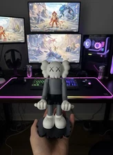Kaws Figure Controller Holder - Fits PS5 and XBOX Controllers