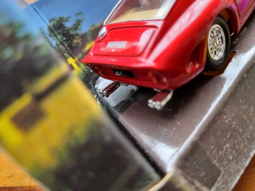 Corgi Classic 98124 Ferrari 300 Hardtop mit Box - Bild 4 von 4