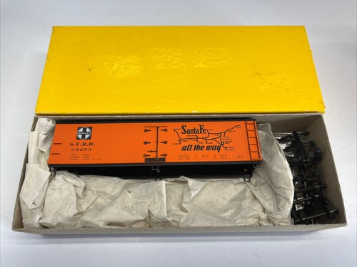 Refrigerador de madera Santa Fe escala HO Accurail 4818 40' The Chief naranja nuevo de stock | Zustand: New