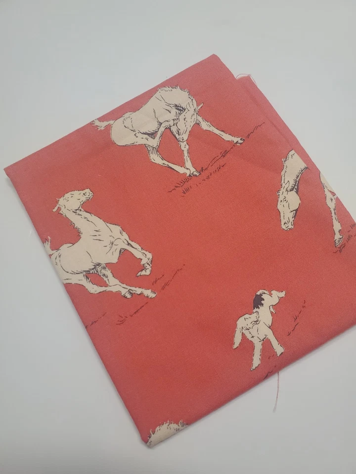Tela Erin Michael Pura Raza Caballo Rojo Moda Algodón Coser Edredón Fuera de Uso Cuarto Graso  Foto 2 de 2