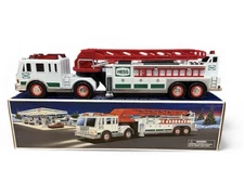 🔥Hess Toy Fire Truck 2000 Collectible Hess Collectible New In Box🔥