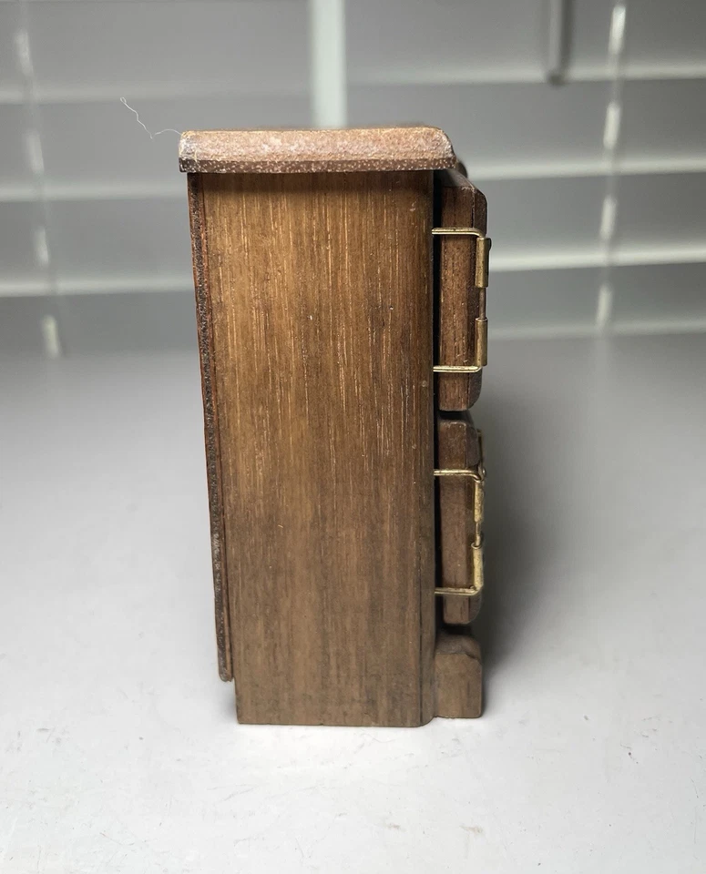 Caja de hielo de muebles de casa de muñecas vintage en miniatura Concord 1:12 Foto 4 de 4