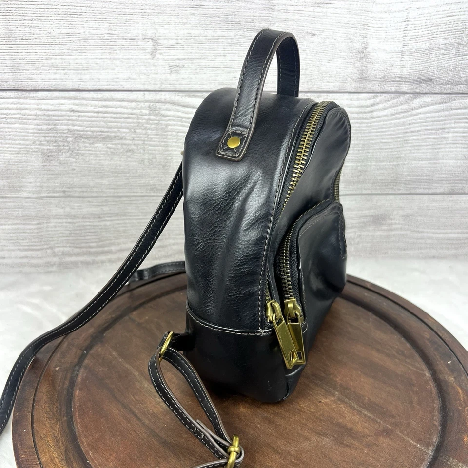 Mini Mochila Vintage Fossil Negra Y2K Minimalista Ajustable Preppy Foto 3 de 4