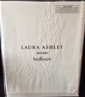 Laura Ashley Julia White Embroidered Single Bed Duvet Cover + 1 P/case / Bedset Laura Ashley Julia White Embroidered Single Bed Duvet Cover + 1 P/case / Bedset