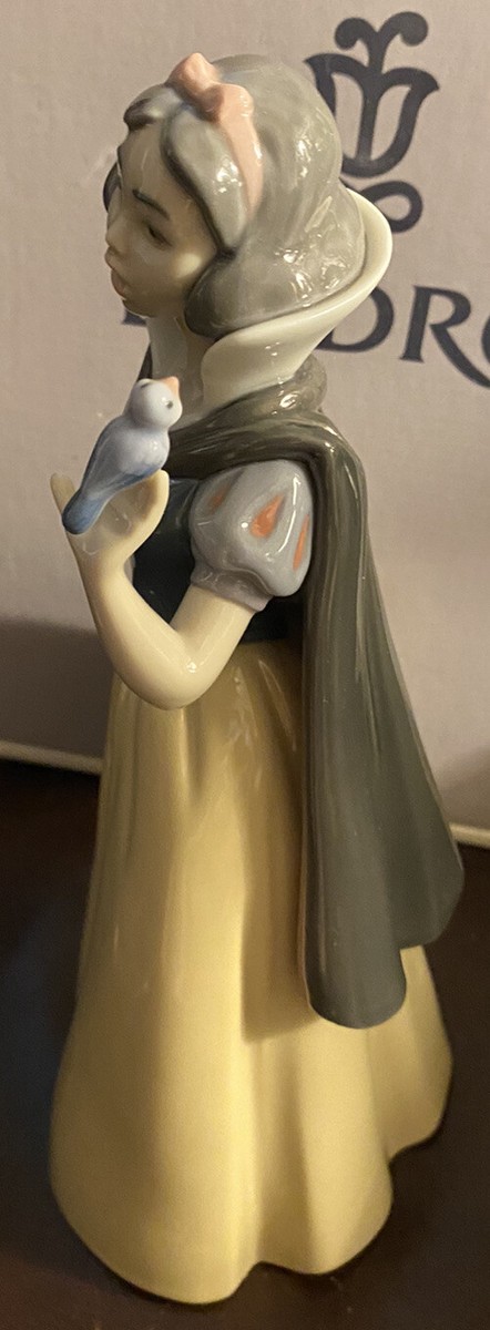 ディズニー。レドラ。 LLADRO 7555 Snow White Retired! Mint Condition! Original Grey Box