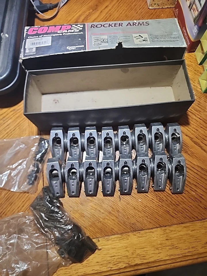 COMP Cams Rocker Arms 3/8" Stud Self Aligning 1.6 - Image 3 of 4