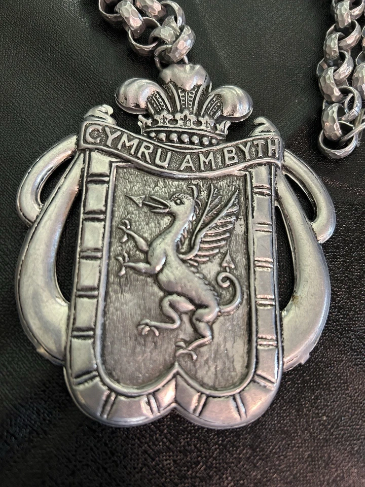 Collar colgante bandera dragón rojo galés peltre con cadena Foto 2 de 4