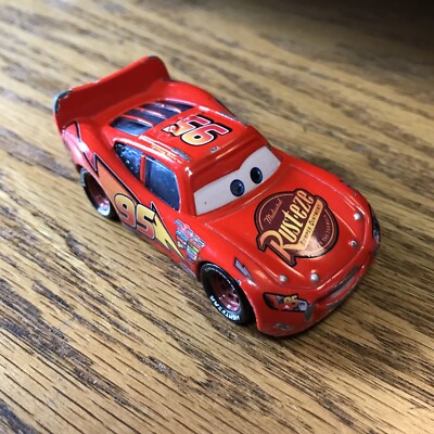 ミニカー Exclusive 95 Lightning McQueen Amazon.com: Disney/Pixar Cars 95 Lightning McQueens Cactus