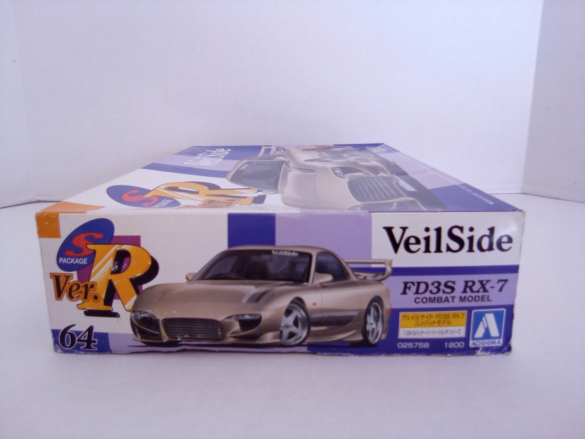 Japanese Mazda FD3S RX7 VEILSIDE Combat Model Ver.R AOSHIMA 1/24