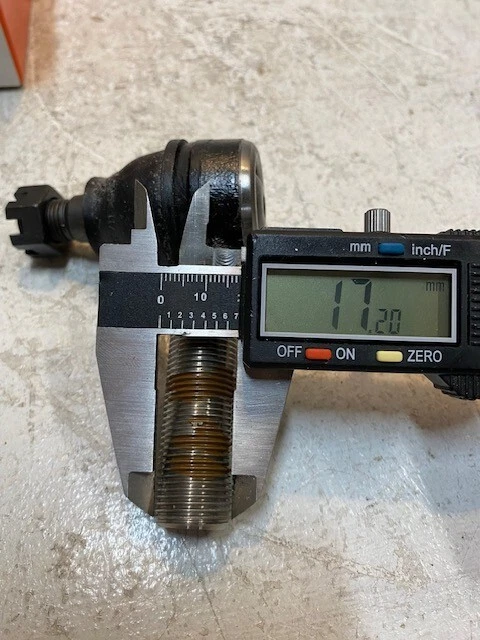 2 Quantity of Spicer 401-1005B Steering Tie Rod Ends 2692018 (2 Quantity) - Image 4 of 4