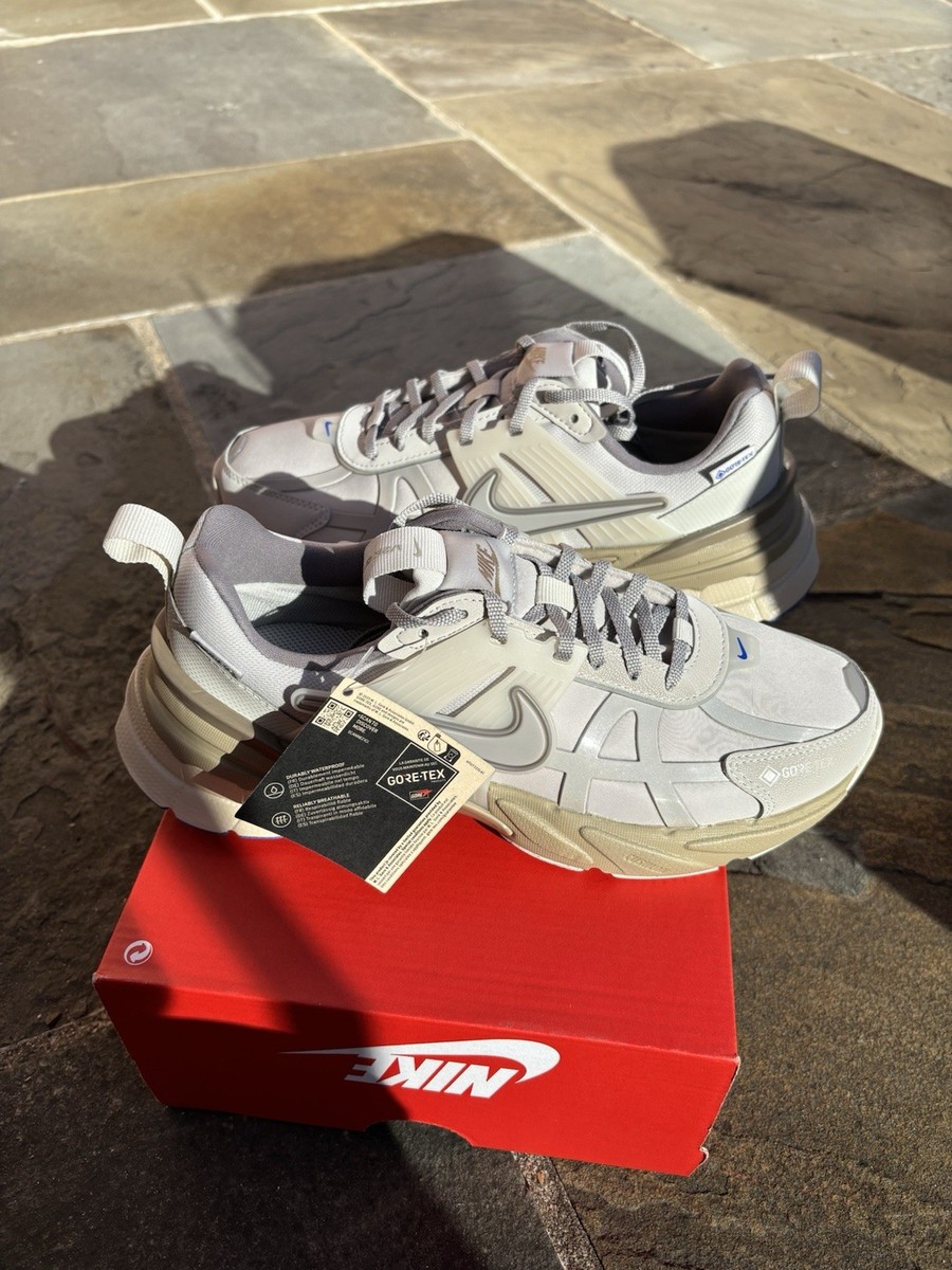 Only Lativaro　NIKE V2K RUN GTX Nike V2k Run Gore-Tex WMNS Light Iron Ore / Light Bone - Oct