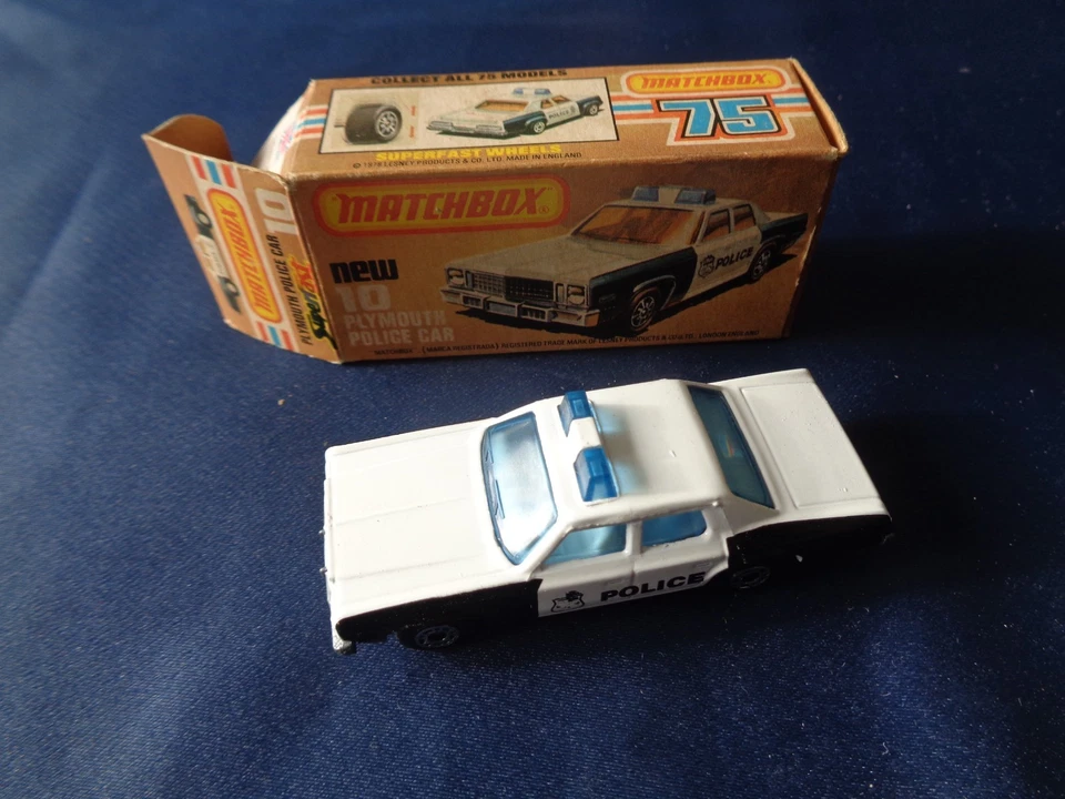 MATCHBOX COLLECT ALL 75 MODELS  SUPERFAST LESNEY PLYMOUTH POLICE CAR NUMERO 10 - Immagine 3 di 4
