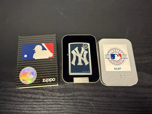Zippo MLB New York Yankees Swarovski Bling Emblem Street Chrome 24171 Lighter
