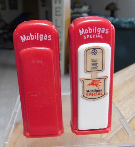 VINTAGE 1950s SERVICE STATION PROMOTIONAL MOBIL GAS SALT & PEPPER SHAKERS