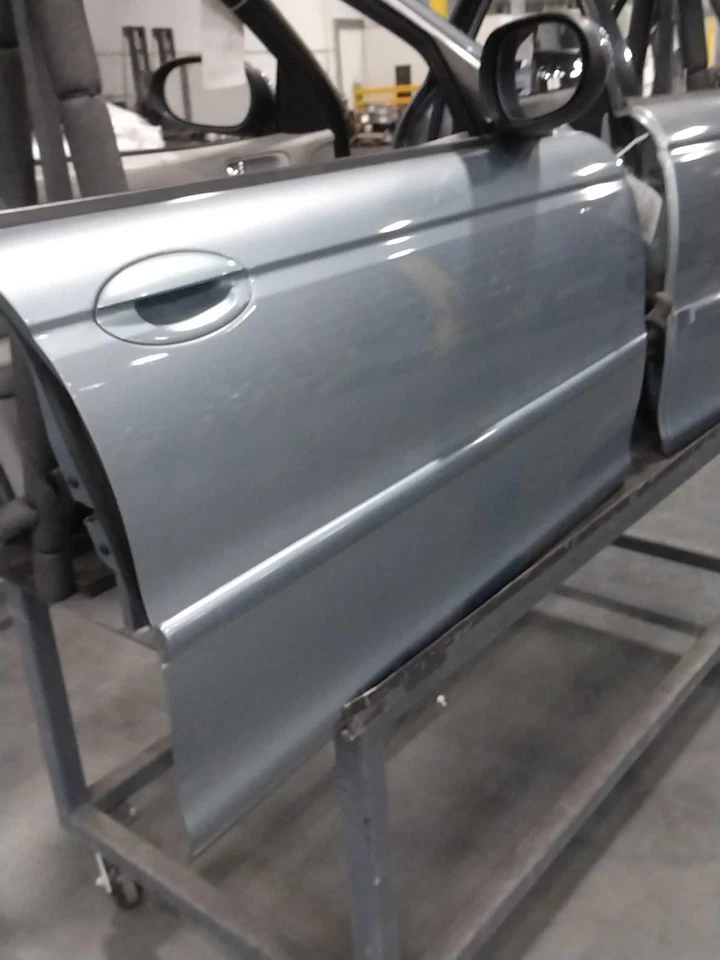 Conjunto de puerta delantera derecha usado se adapta a: Jaguar X 2003 tipo R. de VIN C14183 Foto 2 de 4