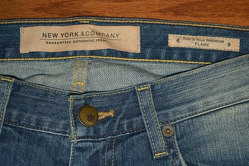 New York & Co - PREMIUM FLARE Stretch Blue Jeans - Women Size 8 / 29 -Inseam 34" - Picture 4 of 7